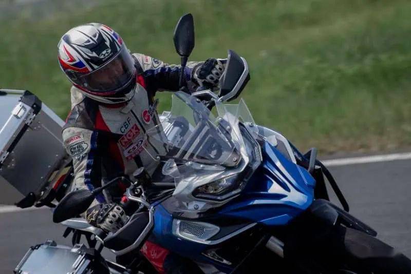 小男孩 小马拉大车