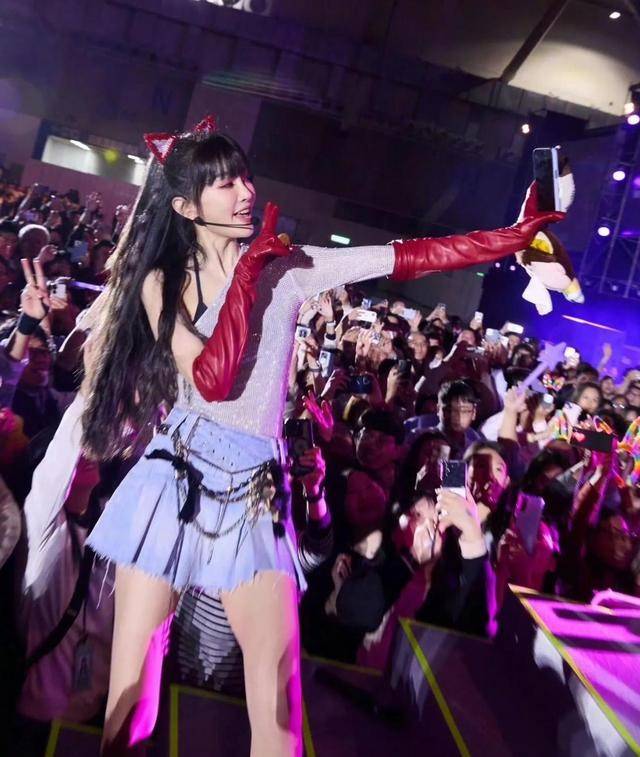 绿帽抖音风混剪 用户只需上传基础视频片段