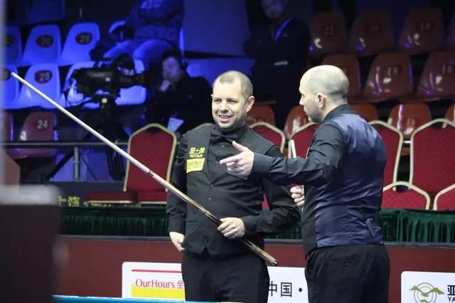 男生靠女生的逼 男生我非常乐意为你提供帮助