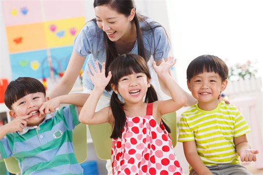 正太男同 年纪较小的正太男同男孩