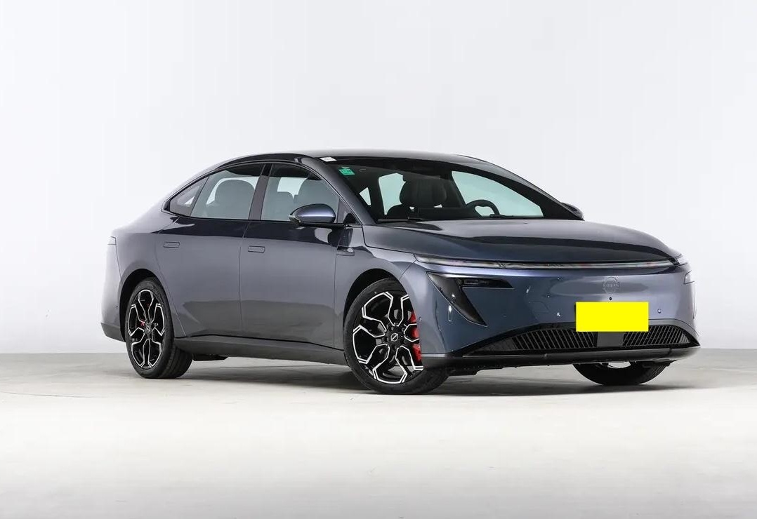 啄木鸟潇洒人生 像啄木鸟认准一棵树般深耕