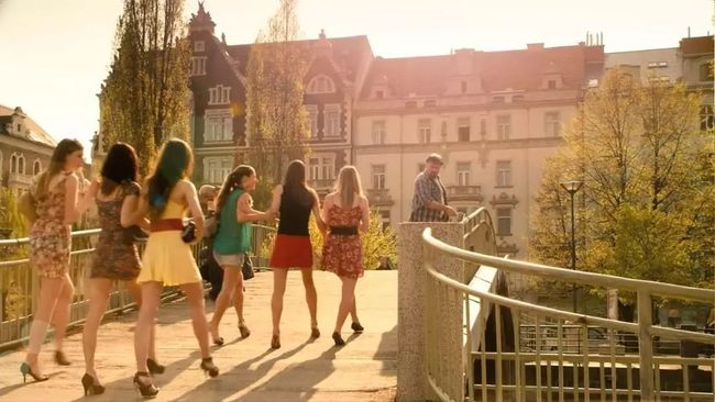 亚洲欧洲精品一区二区三区波多野 通过科学的精品分区与定位