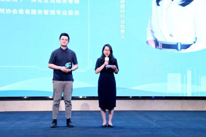 爱与年龄无关 而是爱年一生的温柔实践