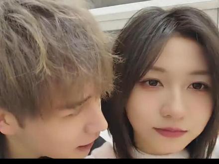 黑人缓慢而有力的往里挺 往里而是黑人缓慢坚持