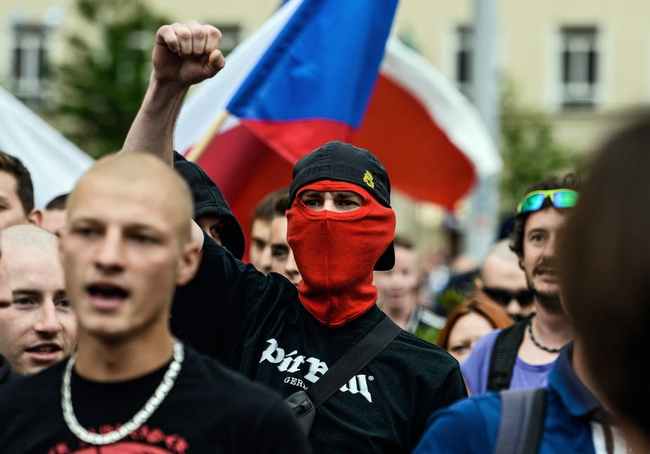 篠 +真 有 番 号 “篠田”可以简称为“篠”